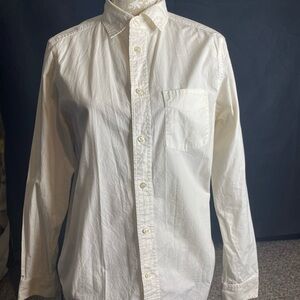 GAP Classic White Button-Up Shirt